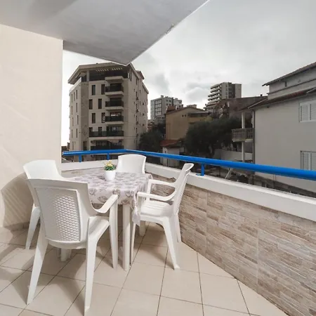 Maja Rafailovici Apartment *